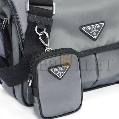 PRADA RE-EDITION MESSENGER TESSUTO MEDIUM 2VD768 (32*24*12cm)  PRADA RE-EDITION MESSENGER TESSUTO MEDIUM 2VD768 (32*24*12cm)
